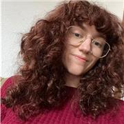 Imparto clases de apoyo en lengua castellana y literatura, en inglés, así como en las otras materias del área de las humanidades